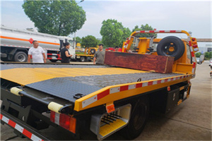 元宝山附近拖车电话号码服务