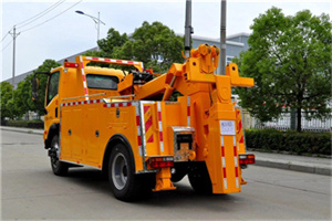 元宝山高速路拖车费